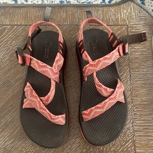 Girls Chaco’s size 6